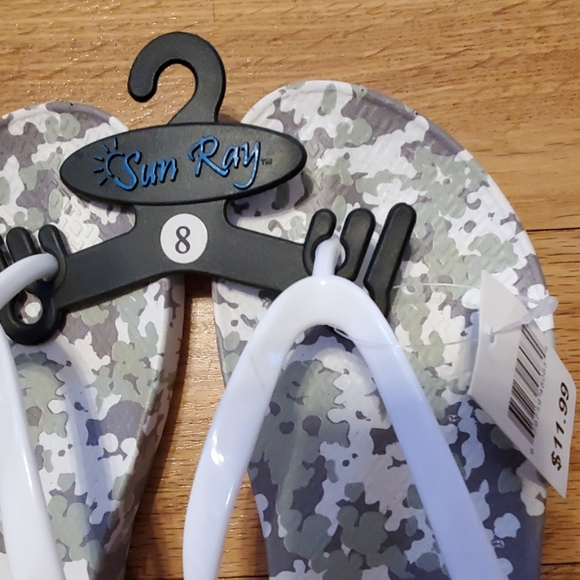 Sun Ray flip flops.  Size 8.  New with tags - Picture 2 of 3